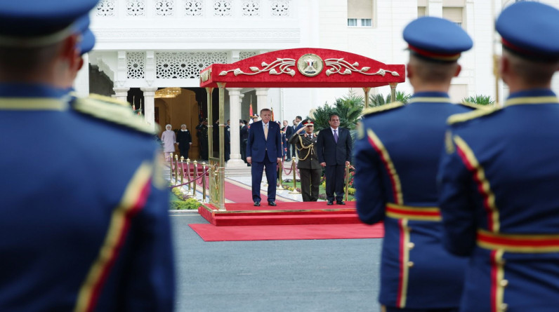 السيسي يصل أنقرة في زيارته الأولى لتركيا.. وأردوغان على رأس المستقبلين